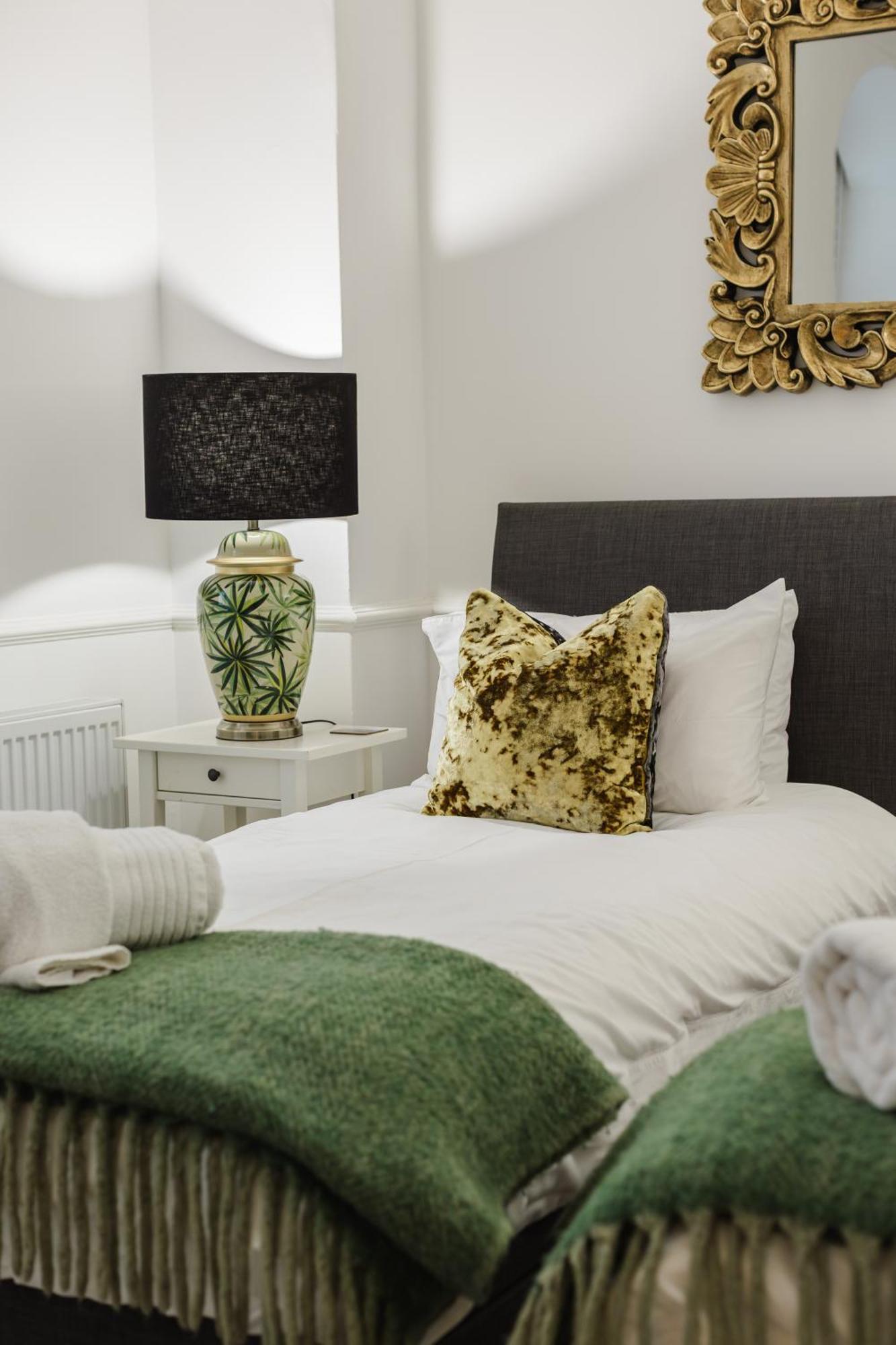 Olive Tree Apartment Hove Bagian luar foto